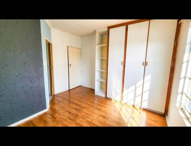 2 BEDROOM TOWNHOUSE FOR SALE IN BARTLETT